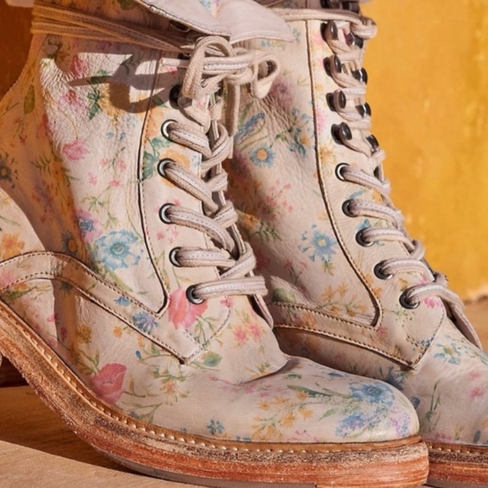 Free People Santa Fe Floral Lace Up Boots NEW Size 39 (8/8.5) - Picture 7 of 7